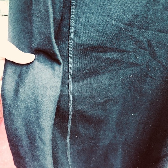 Alison Andrew’s large Black cold shoulder sweatshirt style dress - Picture 5 of 6